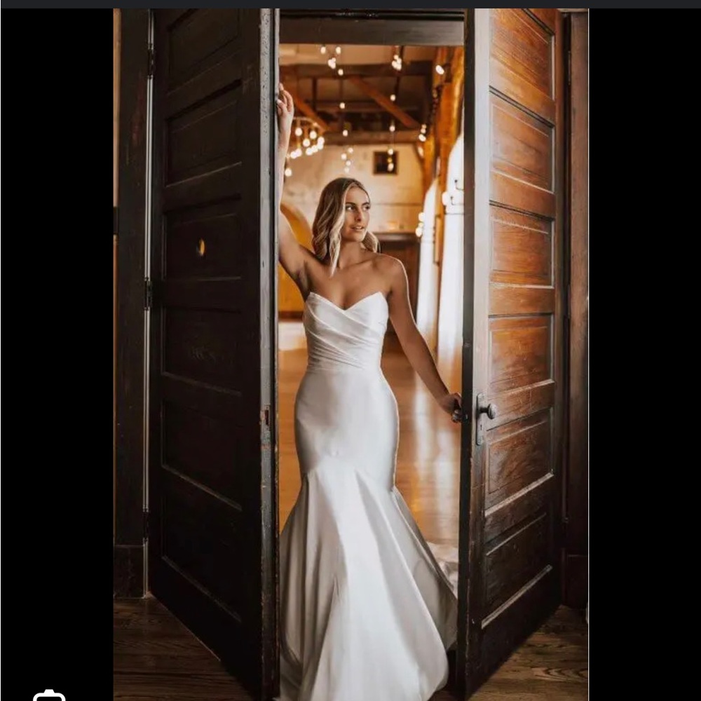 ESSENCE OF AUSTRALIA SIMPLE STRAPLESS MERMAID WEDDING DRESS
